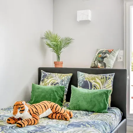 Jungle Terrasse Vue Port Wi-fi, Clim, Linge & Menage Inclus *