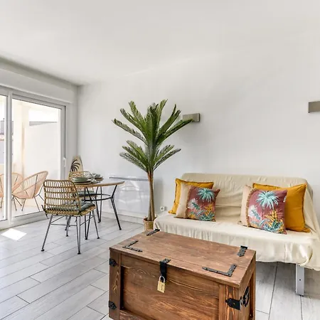 דירה Jungle Terrasse Vue Port Wi-fi, Clim, Linge & Menage Inclus אגדה