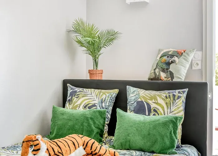 Jungle Terrasse Vue Port Wi-fi, Clim, Linge & Menage Inclus *